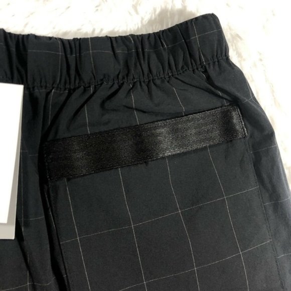 Nike Sportswear Tech Pack Repel Woven Shorts - Picture 9 of 10